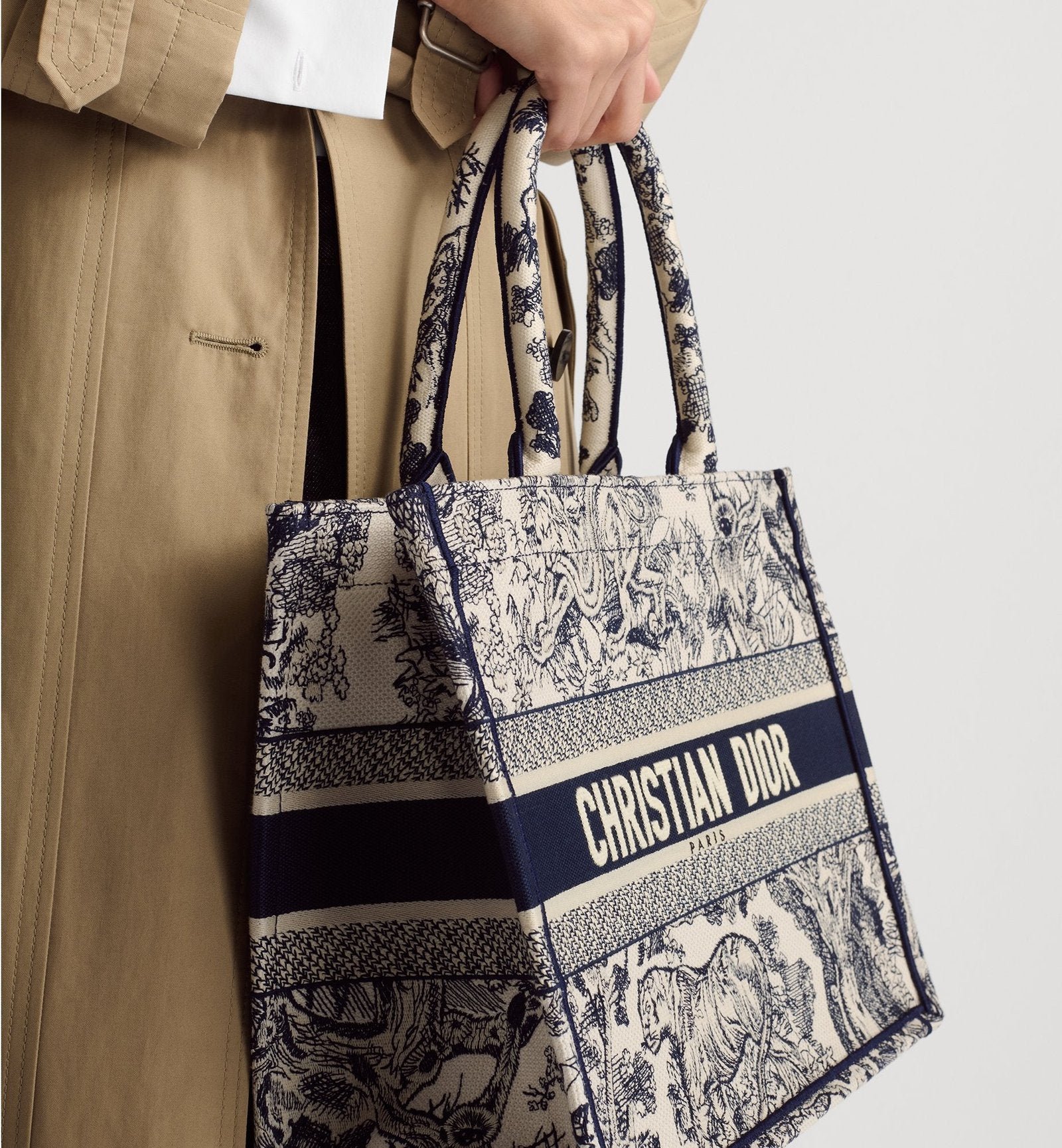 Medium Embroidered Book Tote – Ecru and Blue - Image 5